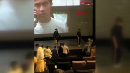 Emirhan Çakal'ın hayranları birbirine girdi