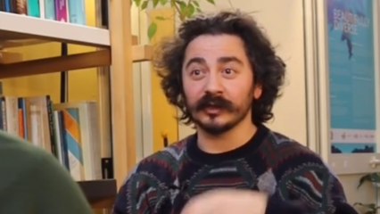 «Lucio Corsi dovrebbe cambiare il testo del suo brano, offende i rom»