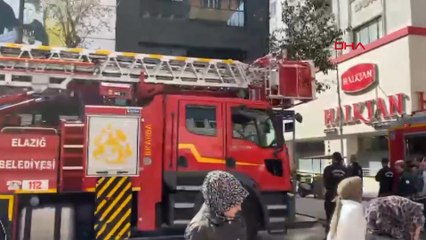 Dönercide yangın çıktı: Çalışanlar hastaneye kaldırıldı