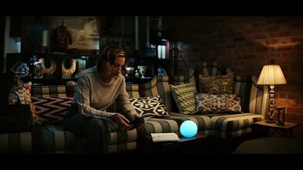 Francesca Inaudi in "Eyes Everywhere": la scena del film nei cinema dal 17 al 19 marzo