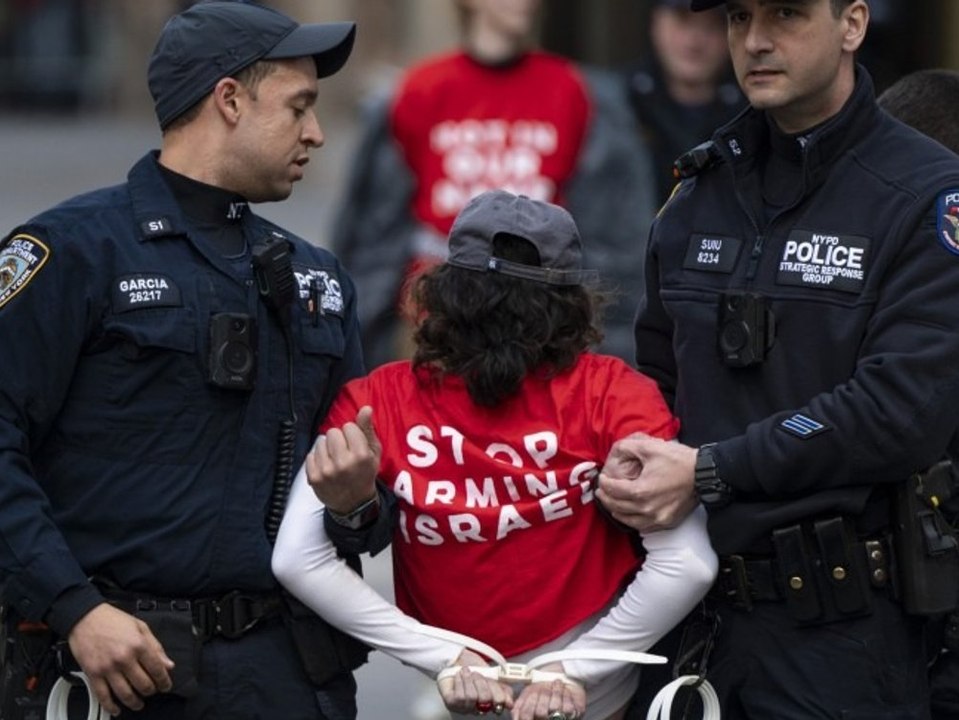 150 Jüdische Aktivisten stürmen Trump Tower - viele Festnahmen