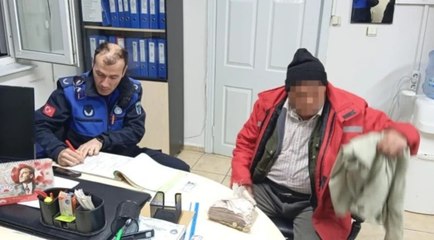Görme engelli taklidi yapan dilencinin üzerinden 32 bin lira çıktı