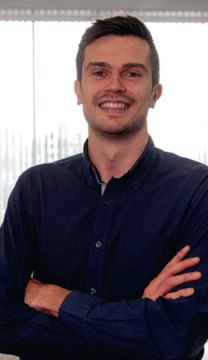 Pablo Sánchez, el joven ingeniero que salva la vida de bebés prematuros con sus incubadoras