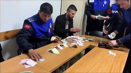 Görme engelli numarası yapan dilenciden 32 bin lira çıktı