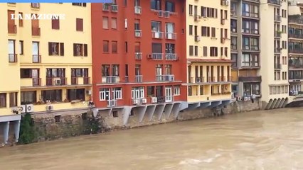 Maltempo a Firenze, sale il livello dell'Arno