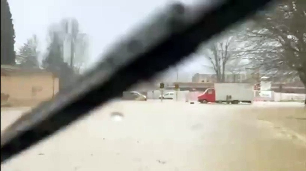 Borgo San Lorenzo: allagamenti e paura, le strade come fiumi. Allerta rossa