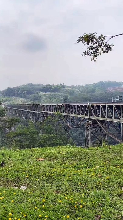 KAI Kereta Api Harina dari Surabaya tujuan Bandung