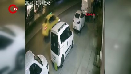 İstanbul'da sokak ortasında kadına yumruklu saldırı!