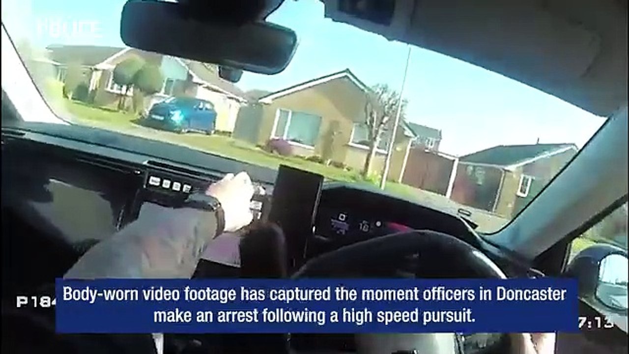 'Heroic' dog walker aids pursuing cops in Doncaster as man arrested following short chase