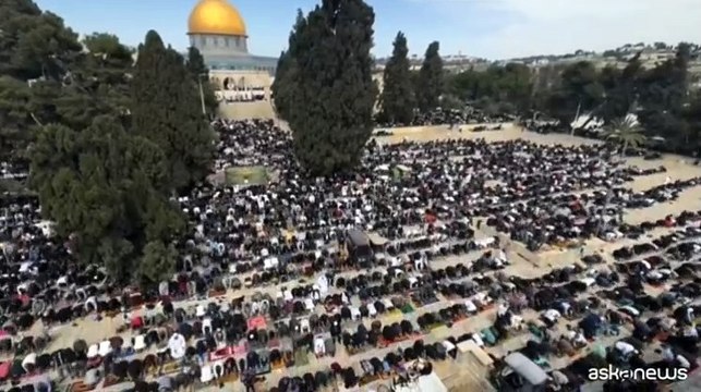 La preghiera del venerd? alla moschea di Al-Aqsa a Gerusalemme