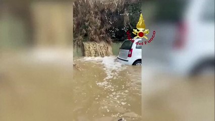 فيضانات إثر أمطار غزيرة في وسط إيطاليا