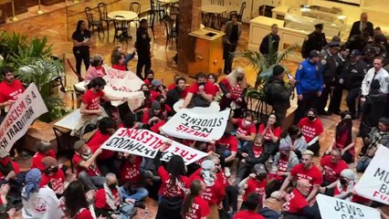 ناشطون يهود مؤيدون للفلسطينيين يقتحمون برج ترامب في نيويورك