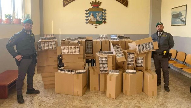 Contrabbando di sigarette: sequestrate 1,2 tonnellate di bionde a Napoli (14.03.25)
