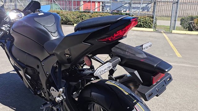 2025 KAWASAKI ZX-10R BLACK WALK-AROUND