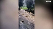 Maltempo in Toscana, strade come fiumi a Careggi