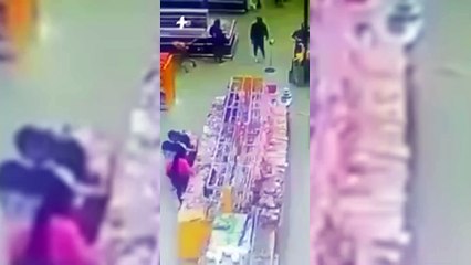 Mulher sobrevive após ser atingida por pallet com 1 tonelada de leite condensado; Veja o vídeo