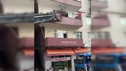 Artvin’de ev yangını: Anne ve 2 çocuğu dumandan etkilendi