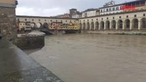 Maltempo a Firenze, preoccupa l'Arno: guarda le immagini