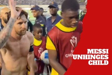 He didn ' t believe it! Messi made a little fan goes crazy after touching his hand