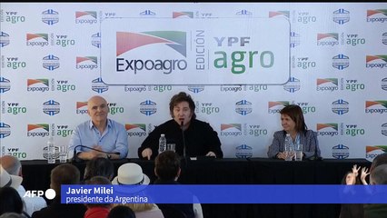 Milei promete prender por distúrbios na rua após protesto de aposentados e torcedores