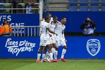 Ligue 2 : Guingamp s’impose à Troyes et relance sa course à la montée