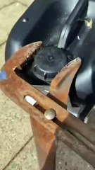 Je nettoie ma piscine, elle avait besoin d’un coup de propre