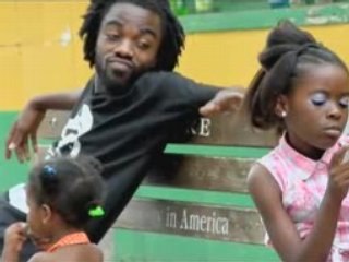 Blaqstarr & Rye Rye Shake It to the Ground