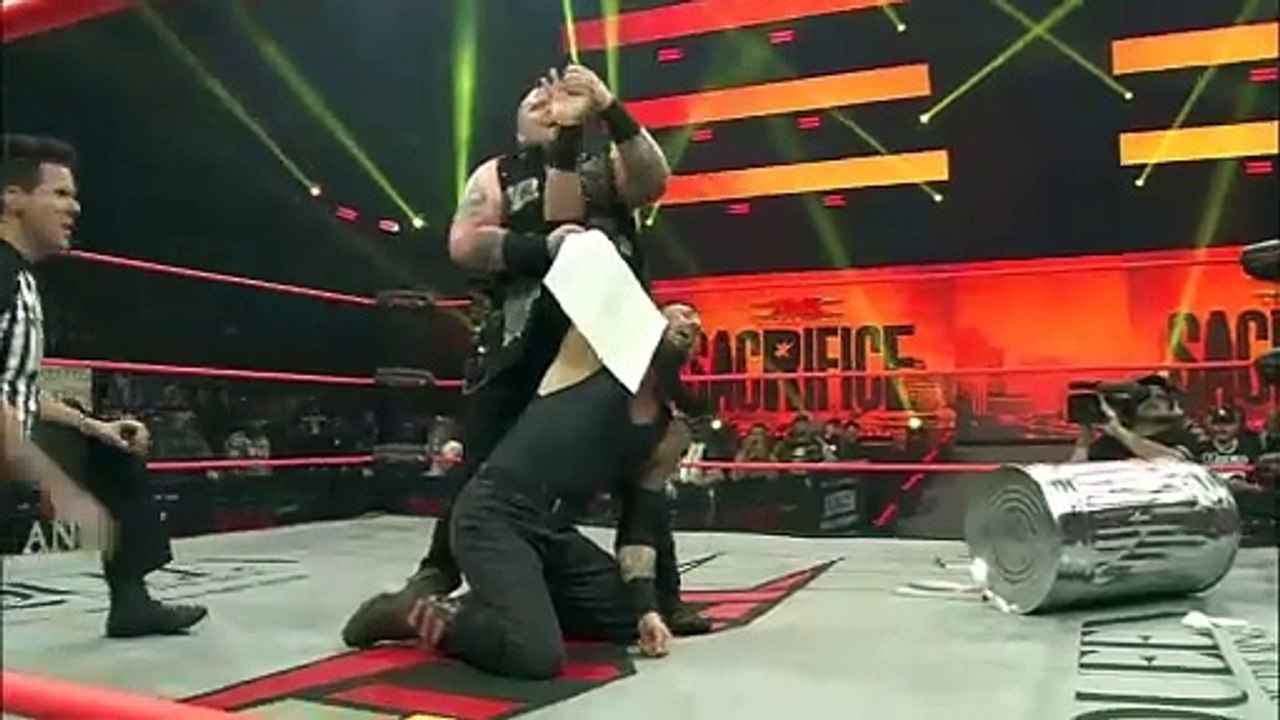 Sami Callihan vs. Mance Warner (w/Steph De Lander) Street Fight Match