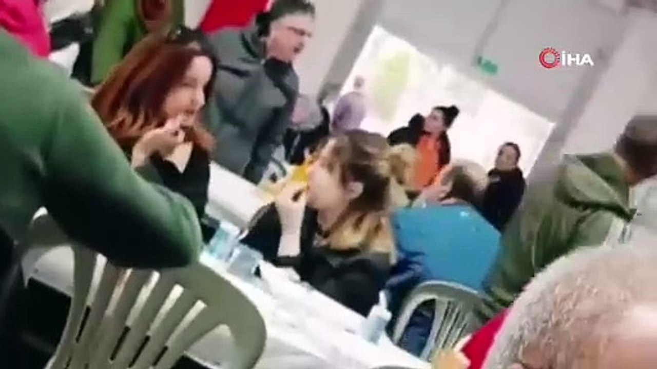 İftar çadırında kıyamet koptu! Oruç kavgası kamerada