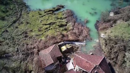 Eriyen kar suları Karadeniz’de heyelanı tetikliyor