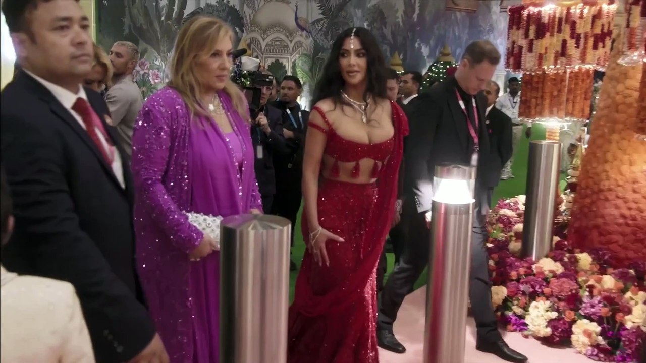 The Kardashians: Kim and Khloé Take India - Season 6 : Best Moments | Pop Culture