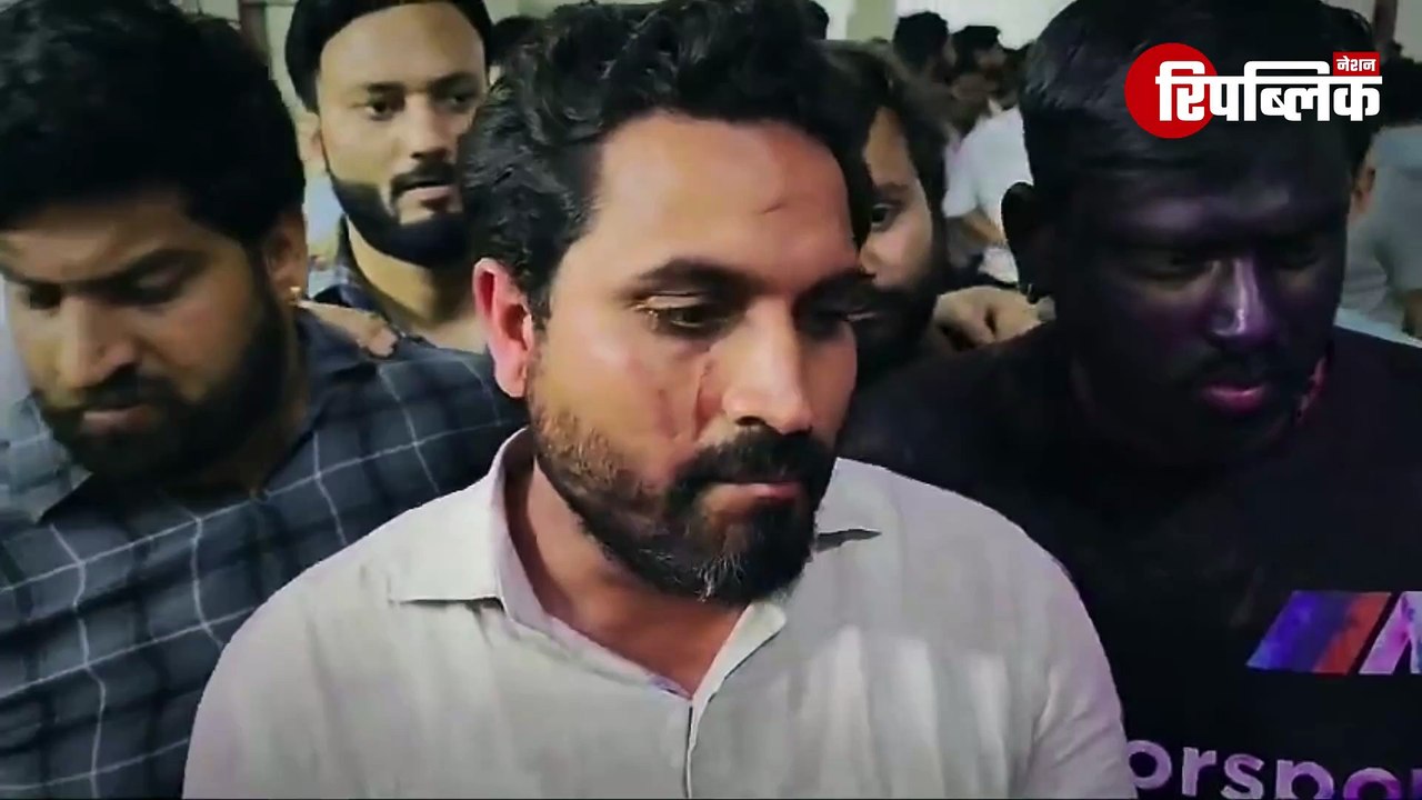 Lucknow: : "चेन छीनी..." लखनऊ के विभूति खंड थाने में वकीलों के साथ अभद्रता का मामला! | UP News | Republic Nation