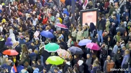 Serbia, decine di migliaia in piazza con il movimento anti-corruzione