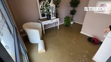 Maltempo in Toscana, a Ponzano centro estetico sott'acqua: "Mai successa una cosa così"