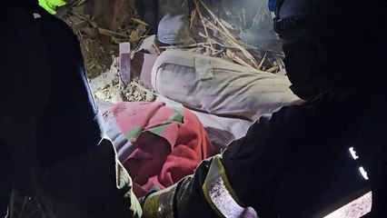 مقتل شخص وإصابة ثلاثة آخرين جراء غارة جوية ليلية على خيرسون.