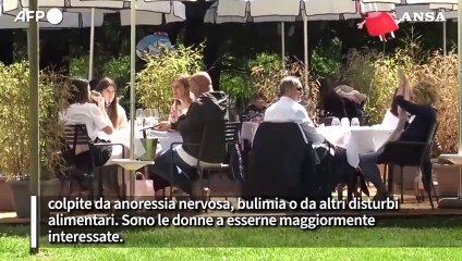 Disturbi alimentari, sempre piu' casi gravi tra i giovani