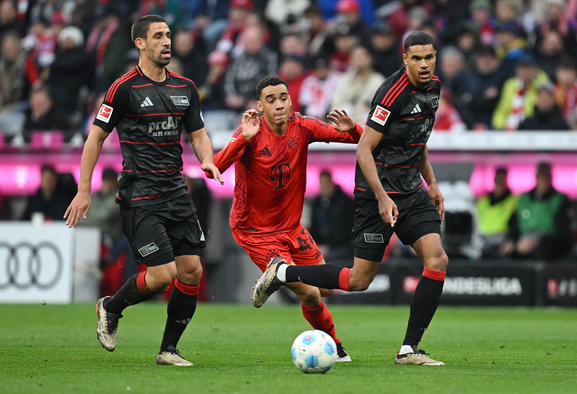 بايرن ميونيخ يحلّ ضيفاً ثقيلاً على أونيون برلين