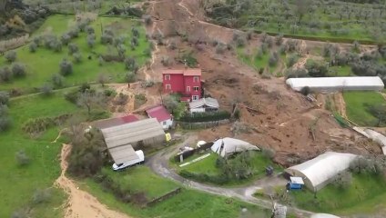 Maltempo, Quarrata: una frana spazza via l'azienda agricola. "? crollata la montagna, abbiamo perso tutto"