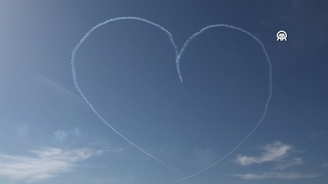 Türk Yıldızları, Çanakkale'de selamlama uçuşu yaptı