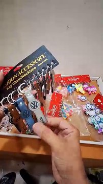 🎒 Cute Cartoon Silicone Keychain | Perfect for Backpack, School Bag, Car & Gifts!