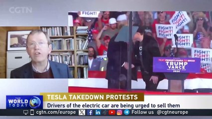 Can Billionaire CEOs Like Elon Musk Stay Politically Involved Without Hurting Their Businesses?