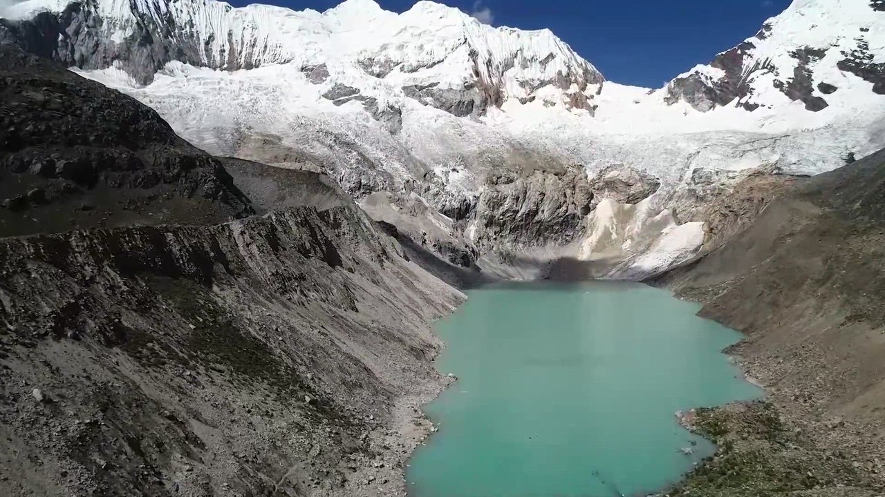 Citing melting glaciers, Peruvian farmer tests global climate law