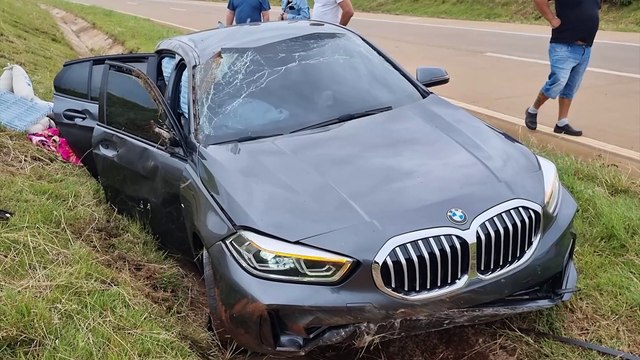 BMW tomba em barranco na BR-163, mas Airbags salvam ocupantes