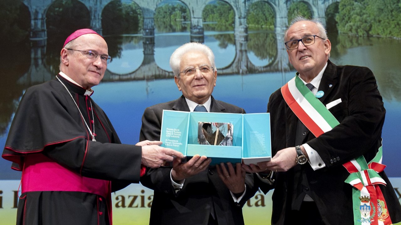 Mattarella a Gorizia premiato assieme all'ex presidente sloveno Pahor