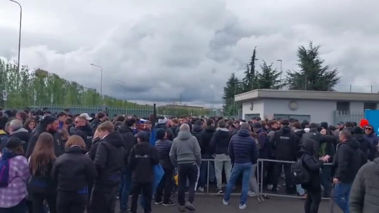 Atalanta, centinaia di tifosi caricano la squadra: Gasp si scatena