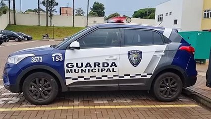 GM realiza abordagem a usuários e encontra com suspeita diversas roupas com etiquetas de loja