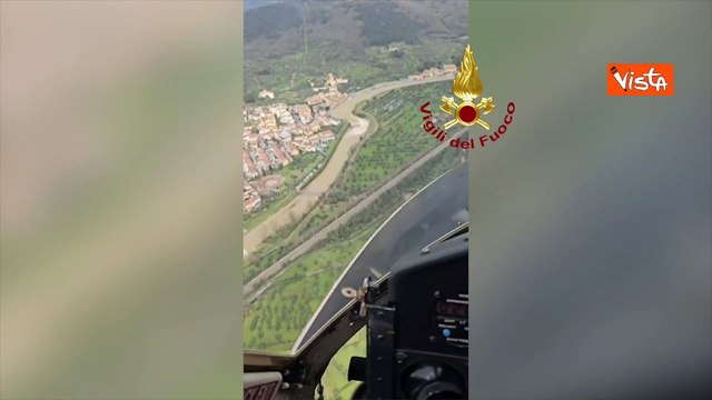 Maltempo Toscana, le immagini dell'Arno e le frane nel pratese dall'elicottero dei Vvf