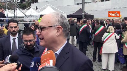 Gualtieri in piazza del Popolo a Roma: "L'Europa faccia rivivere lo spirito dei suoi fondatori"