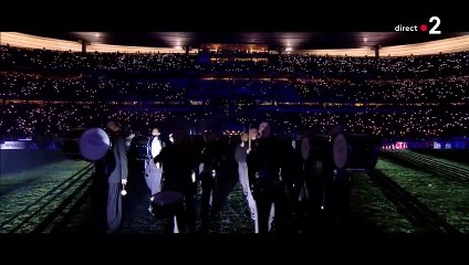 Louane sur France 2 lors du match France-Ecosse du tournoi des Six Nations.