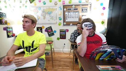 13 Ways To TROLL Your CLASSMATES! (They’ll Never See It Coming)😱📚